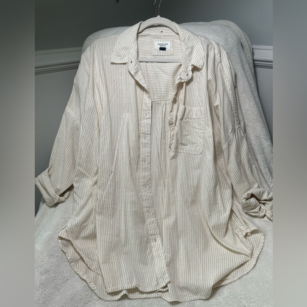 American Eagle oversized Fit s/p shirt color cream